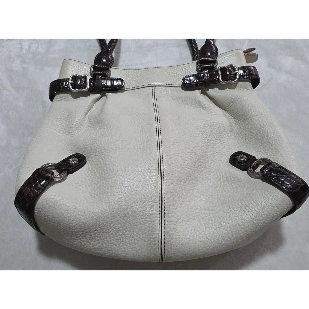 Brighton cream pebble